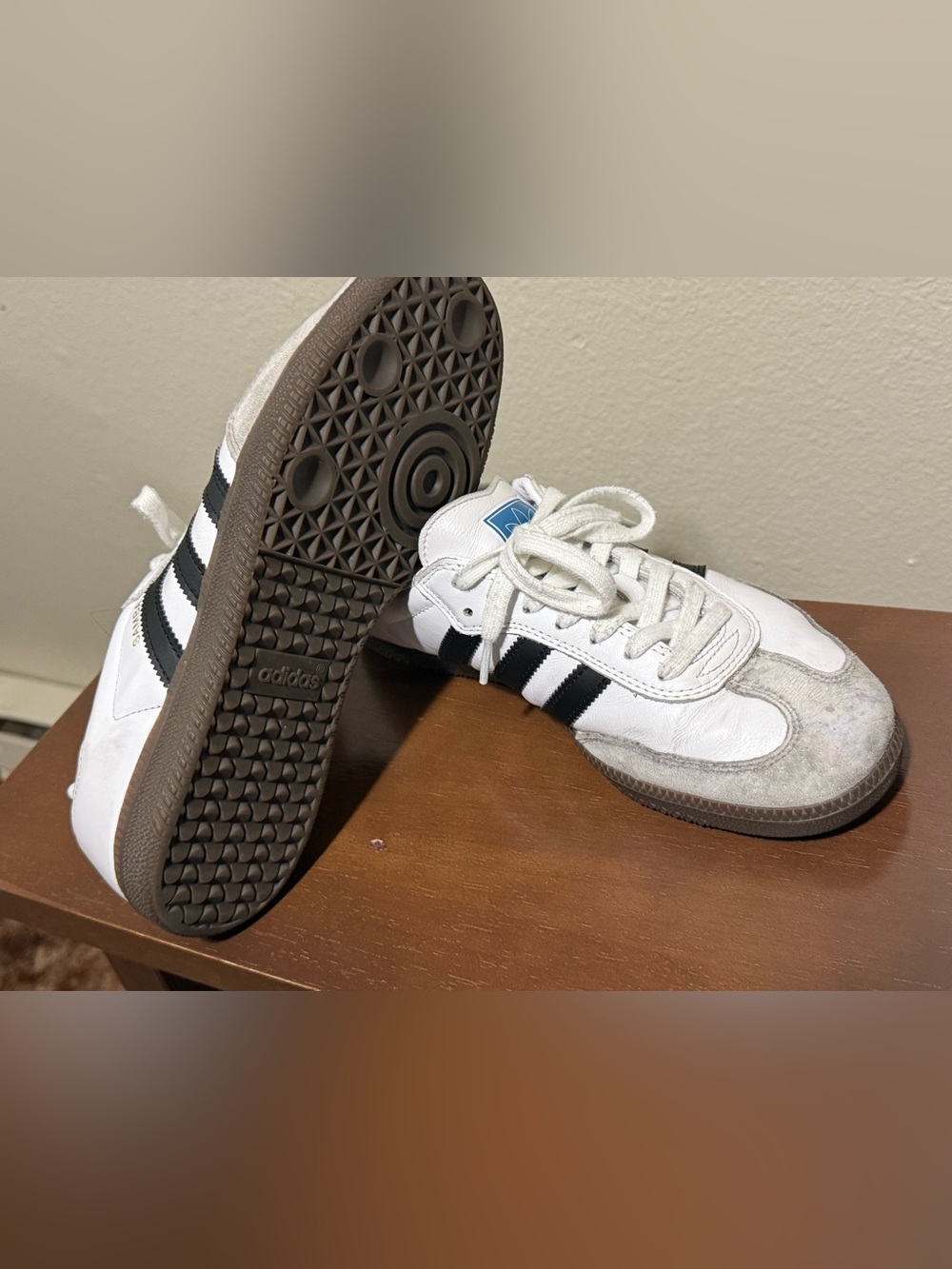 Used woman adidas  White and Black Three-Stripe Sneakers